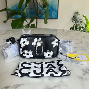 NWT Marc Jacobs The Snapshot Daisy Leather Crossbody Bag Black White Flowers